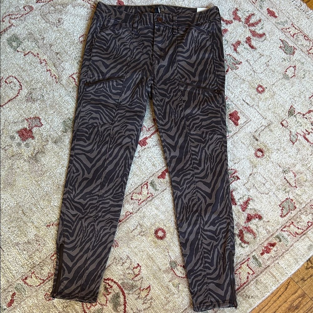 White House Black Market Zebra Print Mid Rise Skinny Crop Jeans Size 2 New